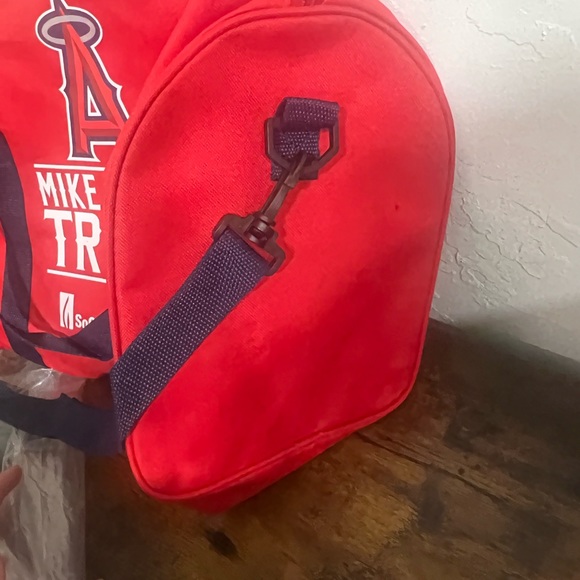 Mike Trout Los Angeles Angels MLB Duffel Bag Red zippered shoulder strap NEW - Picture 3 of 5